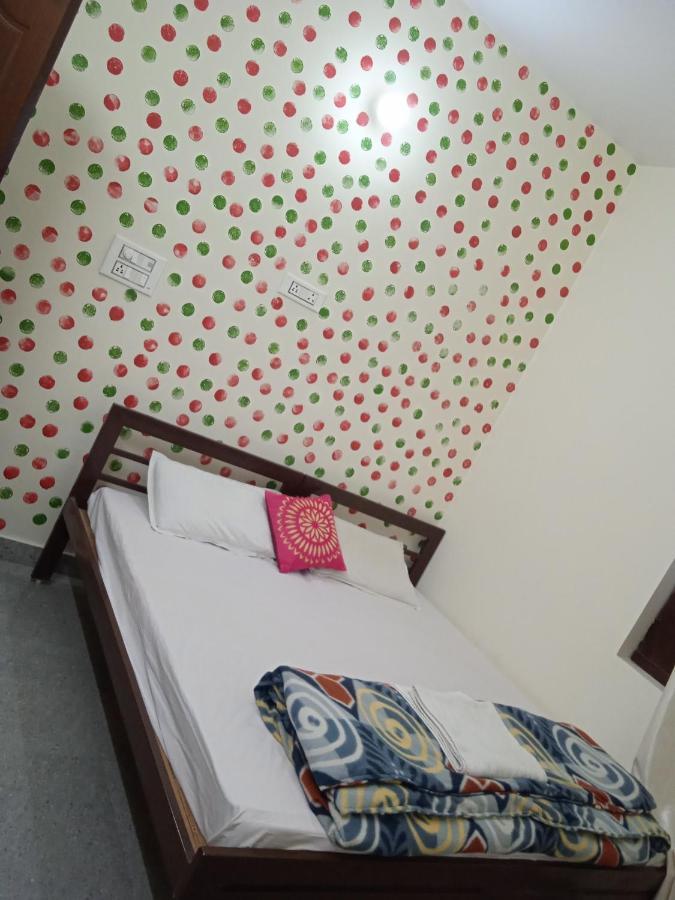 Triple1 Hostel & Homestay Rishikesh Bagian luar foto