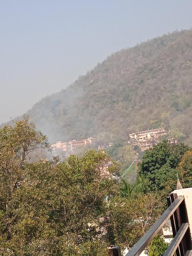 Triple1 Hostel & Homestay Rishikesh Bagian luar foto