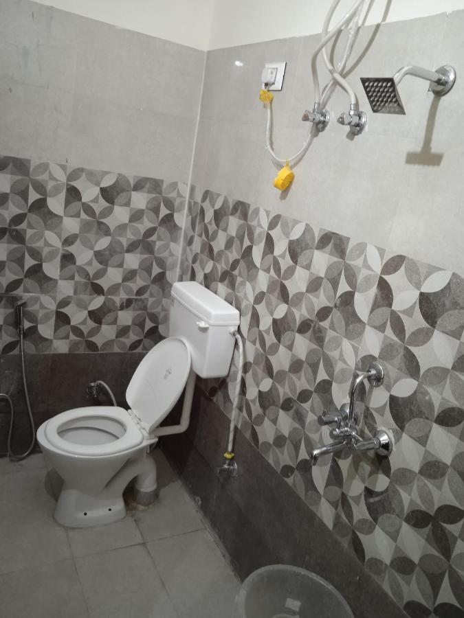 Triple1 Hostel & Homestay Rishikesh Bagian luar foto