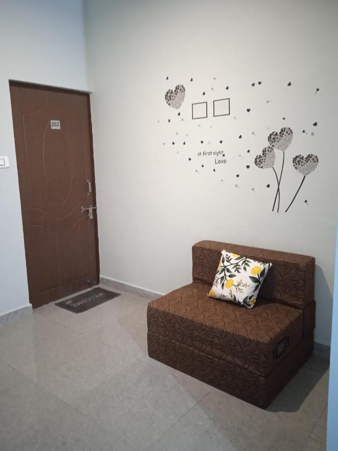 Triple1 Hostel & Homestay Rishikesh Bagian luar foto